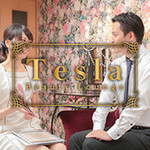 Men's Teslaが 選ばれる 9つの理由 Teslaのフォト(小)