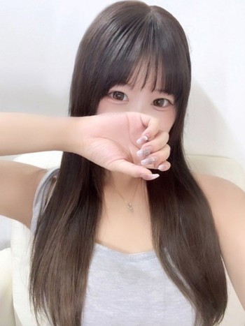 ねね(18) ヒルズスパ 梅田+ プラスの写真1枚目 (梅田発/性感エステ)